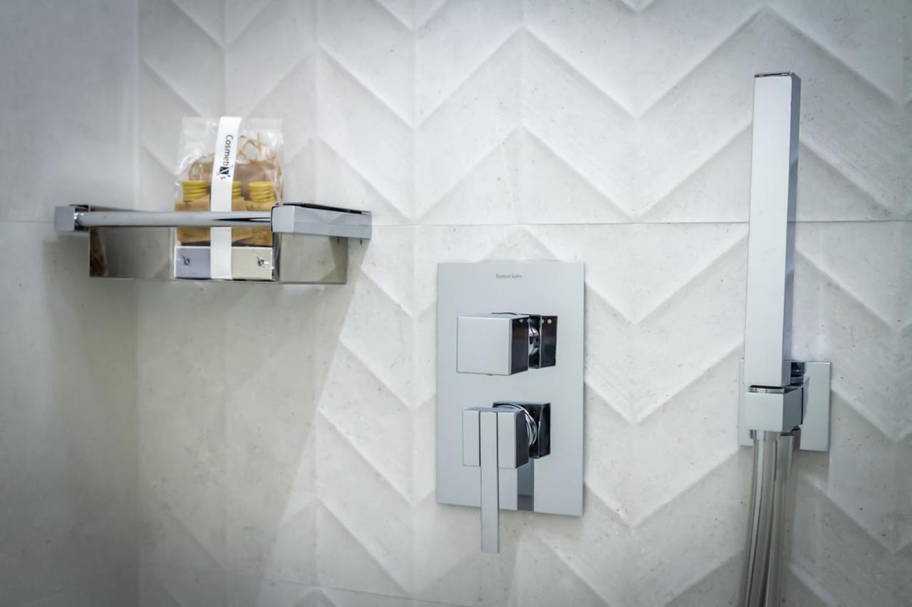 Marbella Banus Suites - Bird Of Paradise Playas Del Duque Banus Suite Apartment ภายนอก รูปภาพ