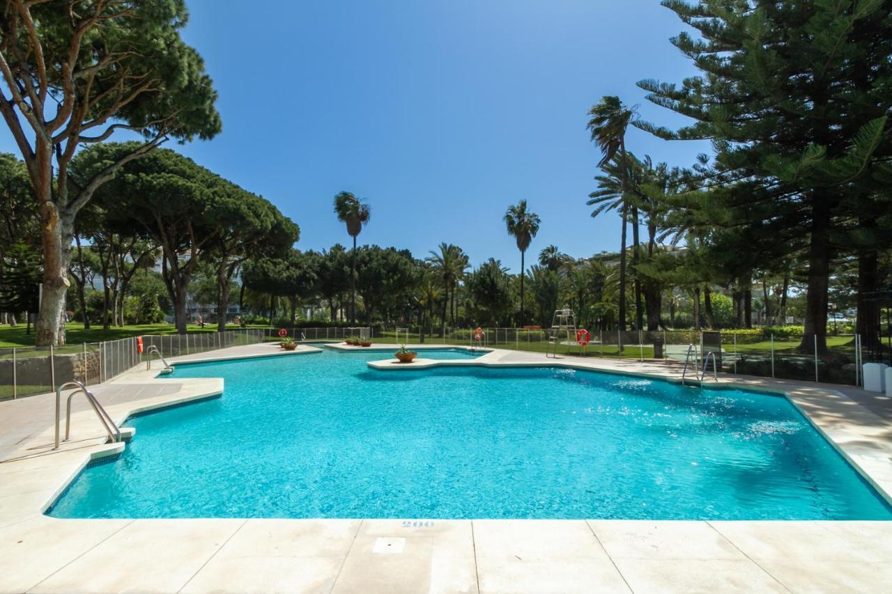 Marbella Banus Suites - Bird Of Paradise Playas Del Duque Banus Suite Apartment ภายนอก รูปภาพ